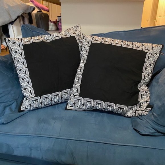 Rodeo Home pair of Black and Silver Greek Key pillows - Picture 2 of 13